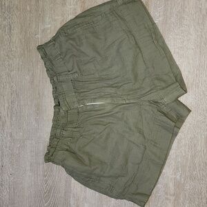 American Eagle outfitter green cotton shorts Size 8
